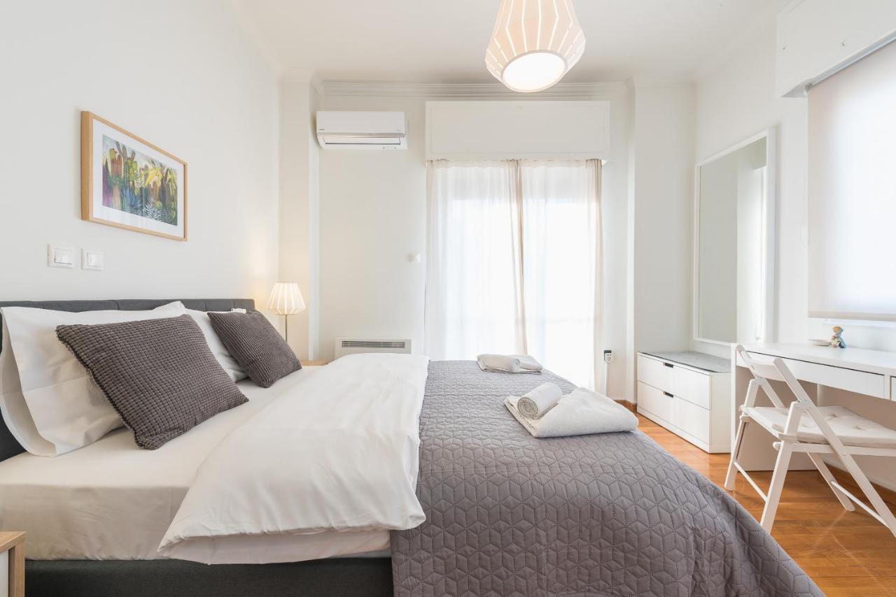 Cozy And Fresh Apt Close To Metro Atena Exterior foto