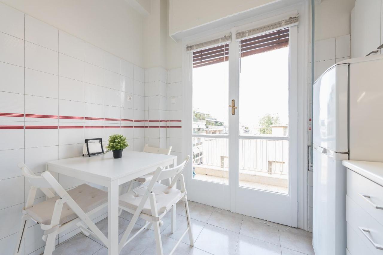 Cozy And Fresh Apt Close To Metro Atena Exterior foto