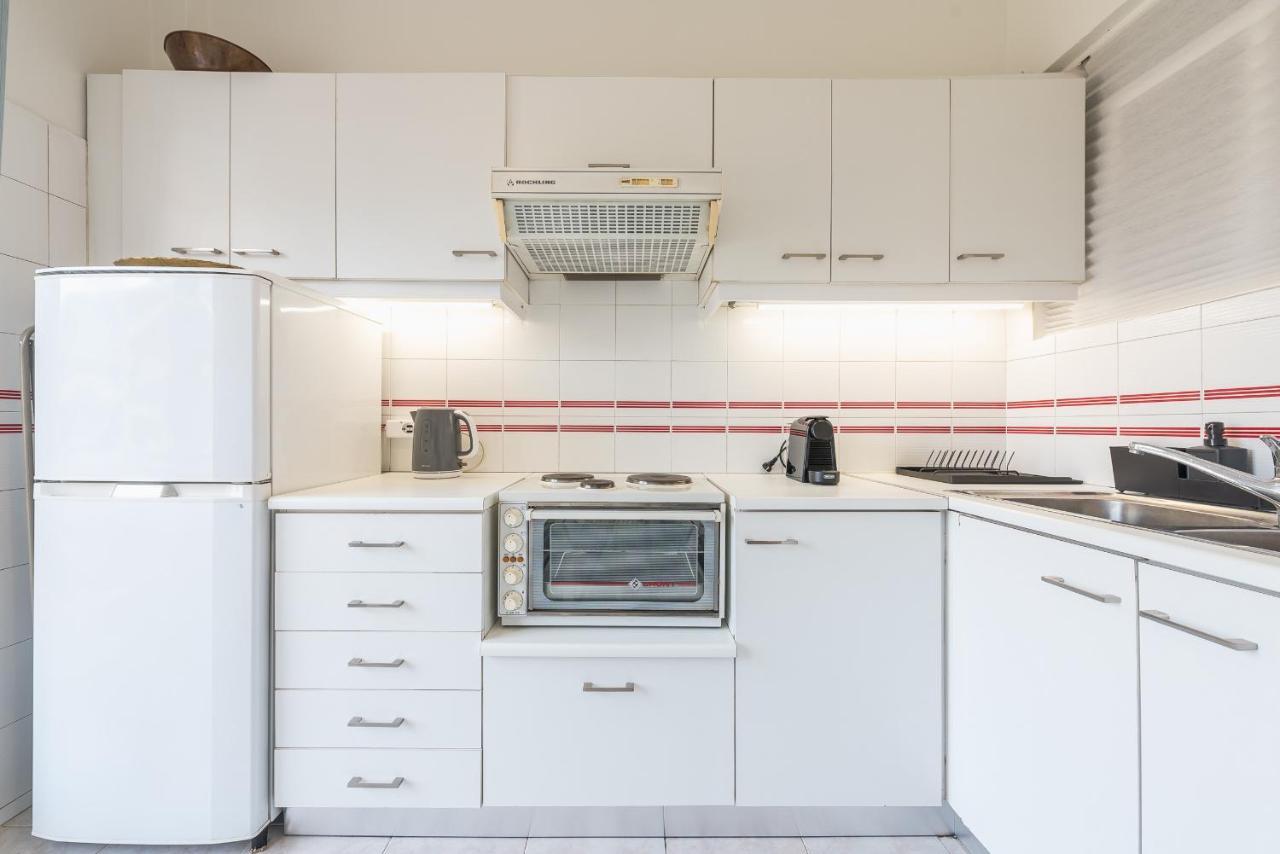 Cozy And Fresh Apt Close To Metro Atena Exterior foto